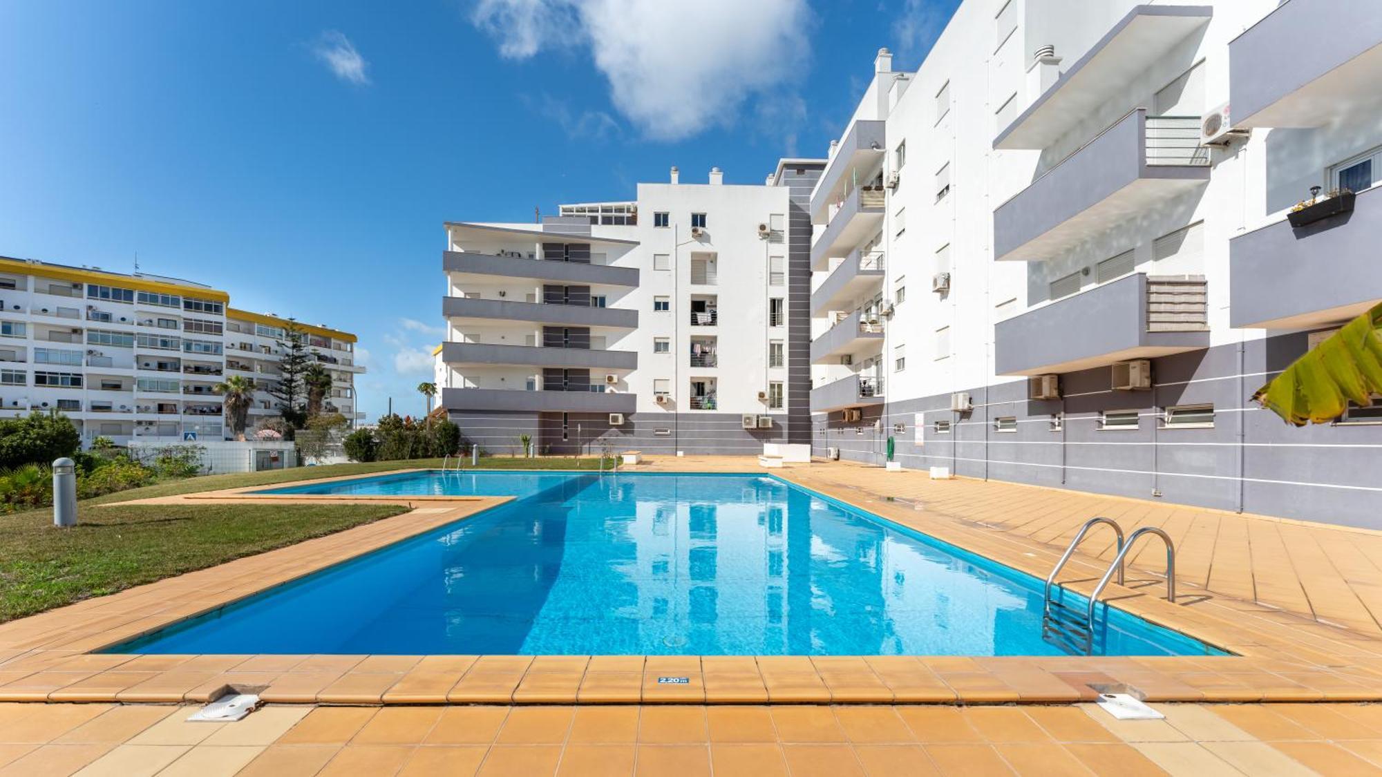 Sunny Retreat With Pool And Balcony By Lovelystay Albufeira Kültér fotó